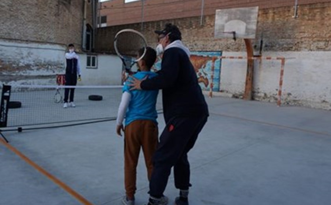 La Fundación Pere Tarrés y la Fundación Tenis Barcelona impulsan un programa para acercar el tenis a niños en situación vulnerable