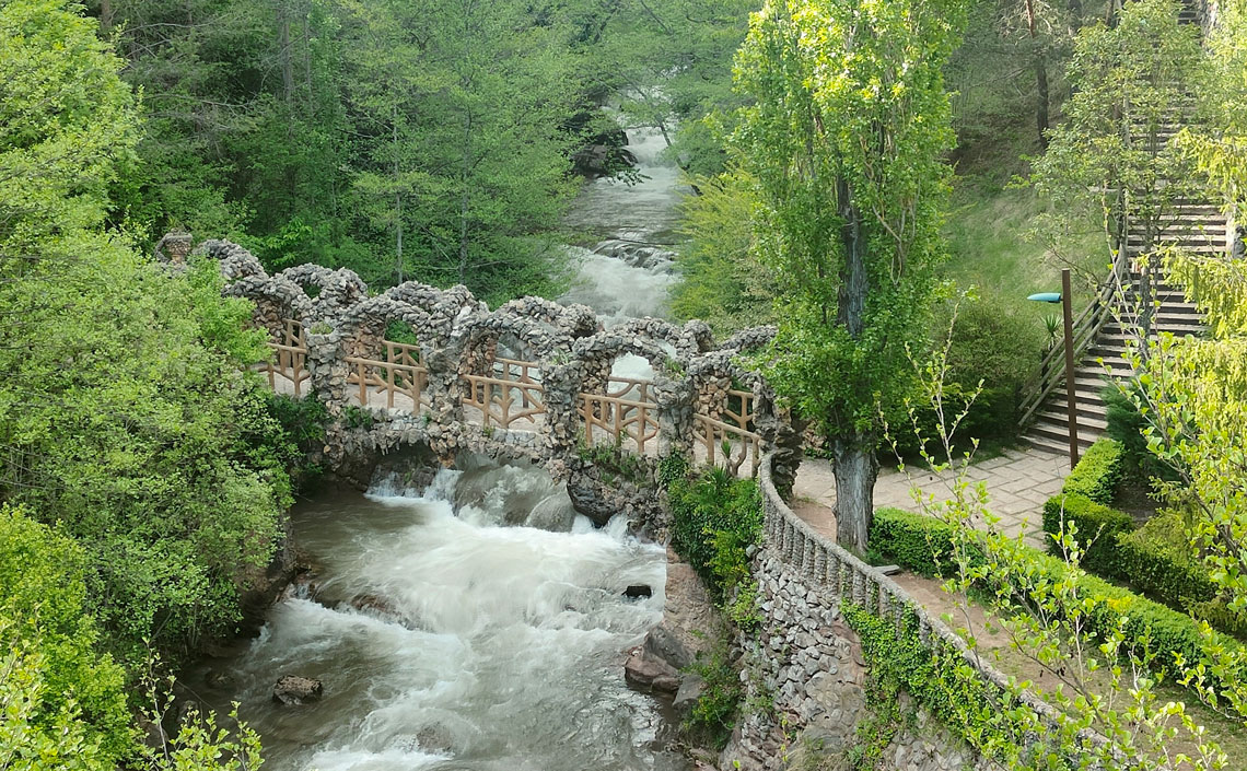 Pont de l'1 de maig en família al teu aire